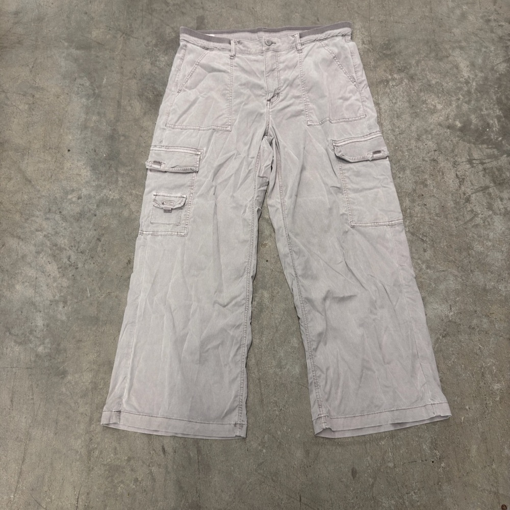 American Eagle Outfitters Light Gray Cargo Flare Pants